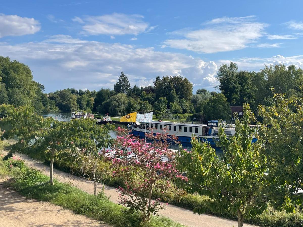 T3-Balcon Plein Sud-Acces Direct Au Bord Du Loing Apartment Moret sur Loing Bagian luar foto